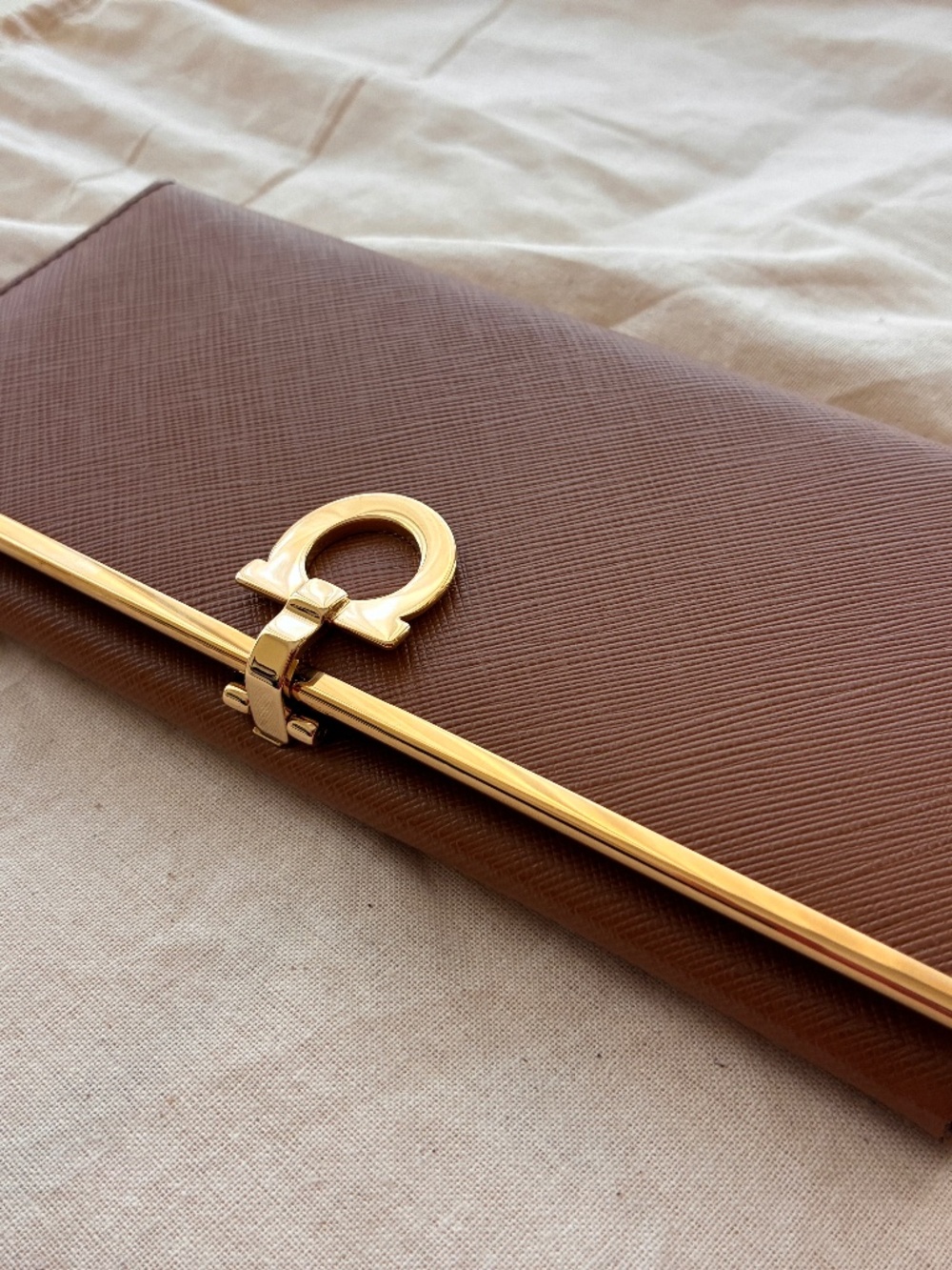 NWT Salvatore Ferragamo Gancini Long Wallet Brown Palissandro Saffiano